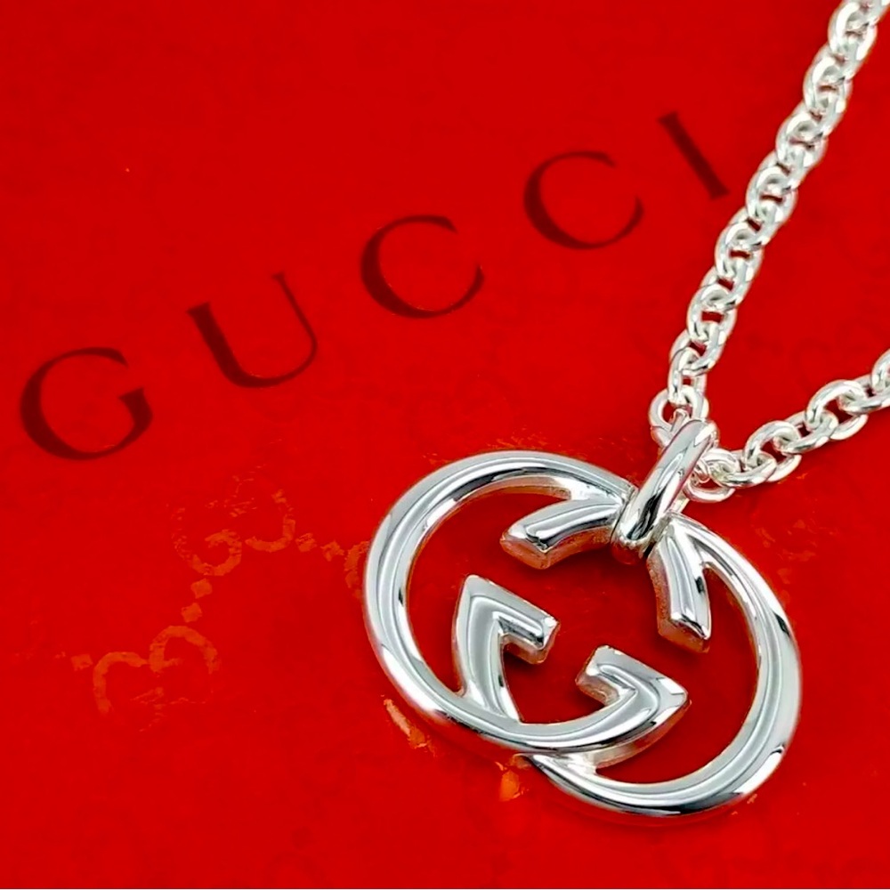 GUCCI Luxury Statemebt Necklace Doubke G’s